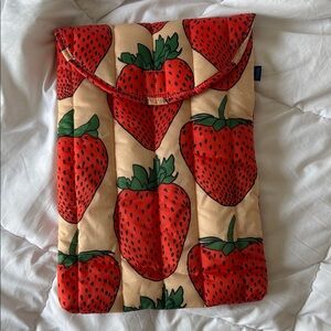 BAGGU Strawberry Print 16” Laptop Sleeve - Red and Tan